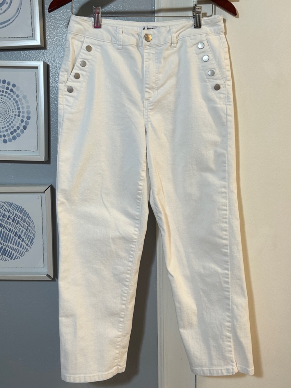 D. Jeans White High-Rise Cropped Button-Accent Women's Jeans Size 6